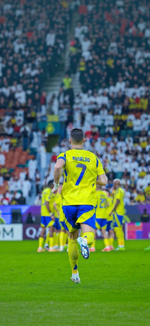 查理·哈迪（Charlie Hardy）等待5个月后终于签约曼联。（历经5个月等待，查理·哈迪正式加盟曼联）