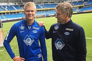 篮球勇士球员训练营表现亮眼（勇士队球员在训练营中表现出色）