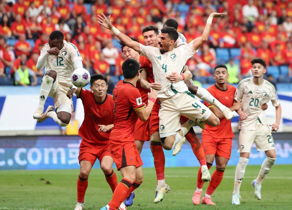 阿特金森：我们没能保护好禁区 最近10场比赛的状态都不好（阿特金森：近10战状态不佳，禁区防守未到位）