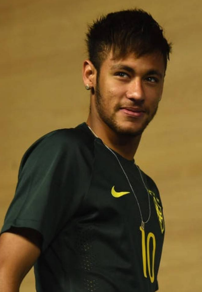 恩佐：为了转会切尔西曾求过鲁伊-科斯塔，很感谢他放我走（恩佐：为转投切尔西曾求鲁伊-科斯塔，感激其放行）