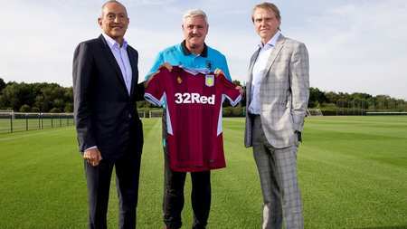 球队外线火力强到爆表（球队外线三分如雨，火力全开）